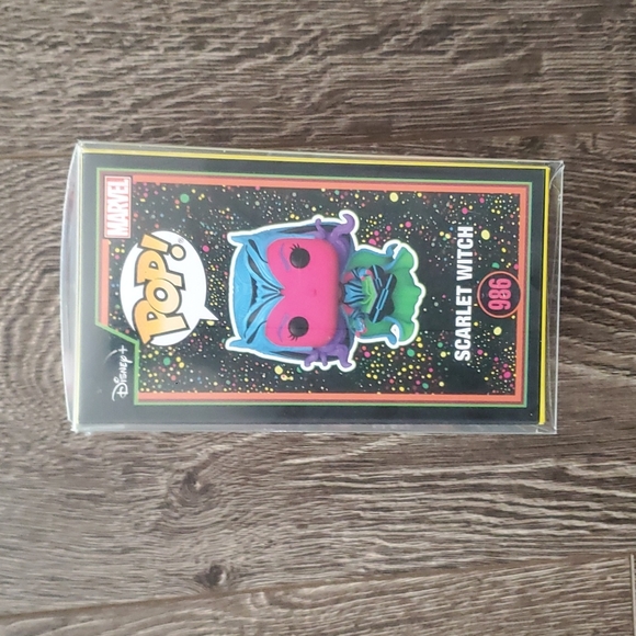 🎯 BLACKLIGHT Wanda Vision Scarlet Witch Target Exclusive Funko Pop #986 - Picture 2 of 5